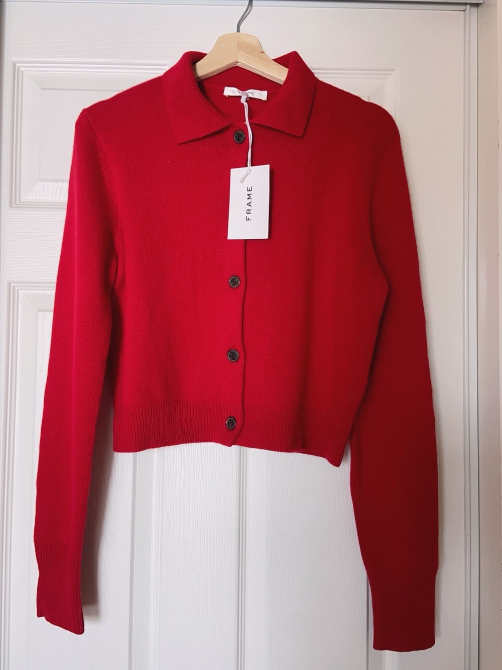 NWT $498 FRAME Shrunken Cashmere Cardigan In Cherry Red